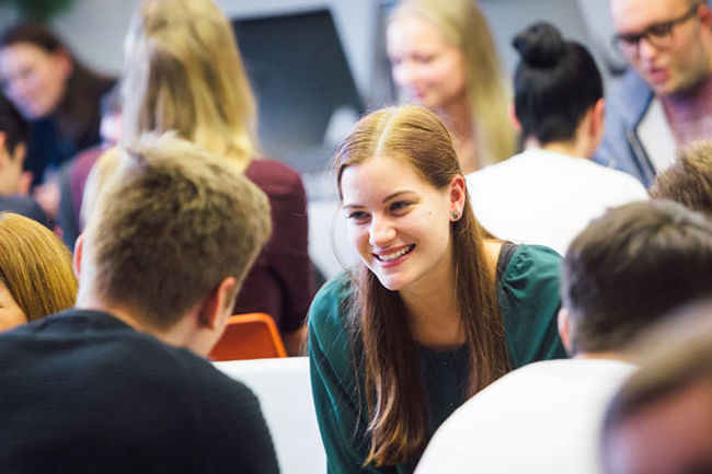 Die Macromedia bildet die digitalen Experten von morgen aus